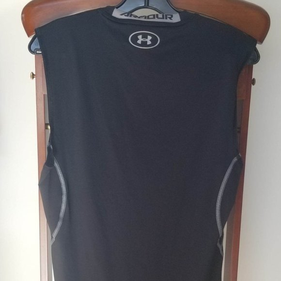 Under Armour Sleeveless Compression Tee Like New - Picture 3 of 3